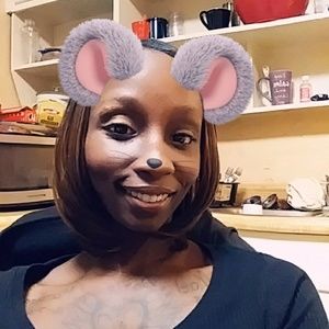 Meet your Posher, Candis